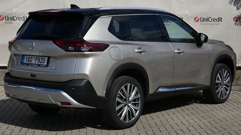 Nissan X-Trail e-POWER e-FORCE 4WD - 213 k TE - fotka 3 z 26