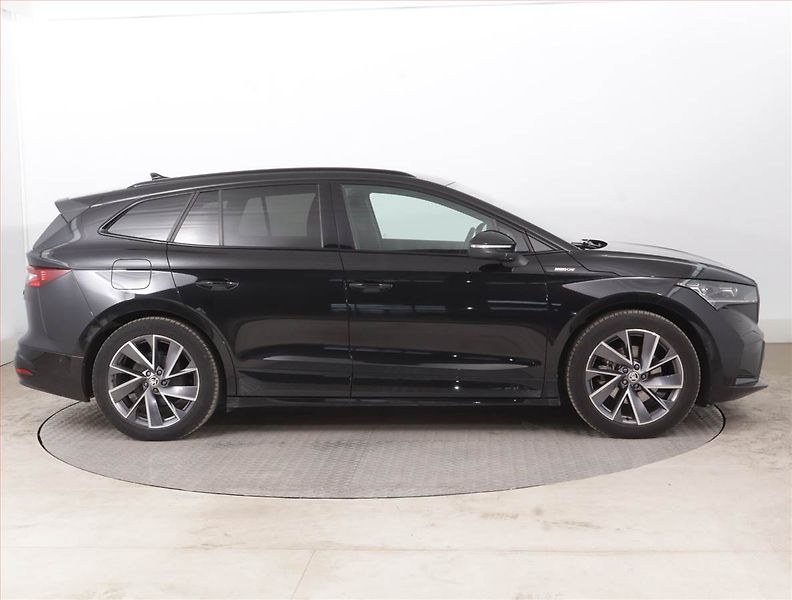 Škoda Enyaq (2022) Sportline iV 60 (62 kWh) - fotka 6 z 18