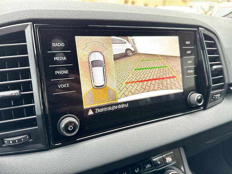 Škoda Karoq Sportline 2,0 TDI 110 kW A7F - fotka 14 z 23