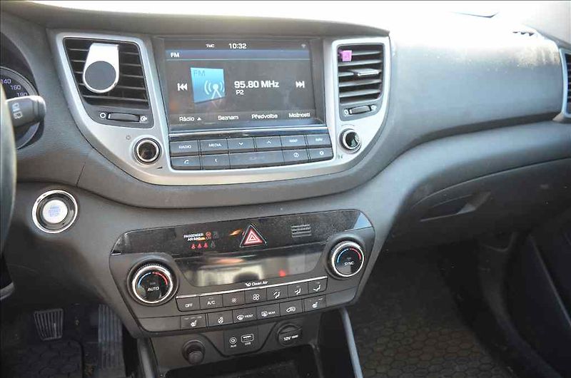 Hyundai Tucson (2016) 2,0 CRDI 4WD - fotka 14 z 18
