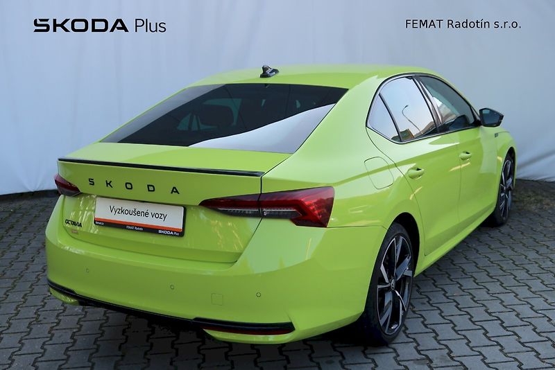 Škoda Octavia (2024) Sportline 1.5 TSI 110 kW  DSG - fotka 2 z 28