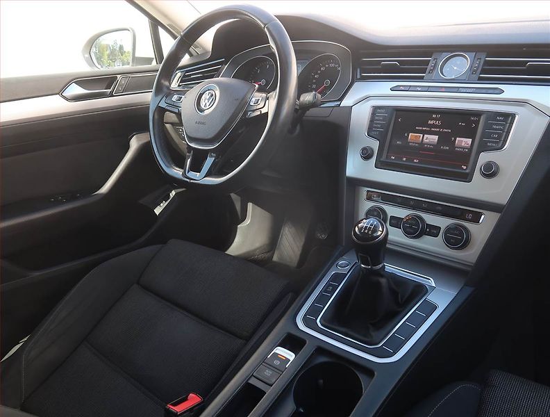 Volkswagen Passat (2015) Comfortline 2.0 TDI - fotka 7 z 15