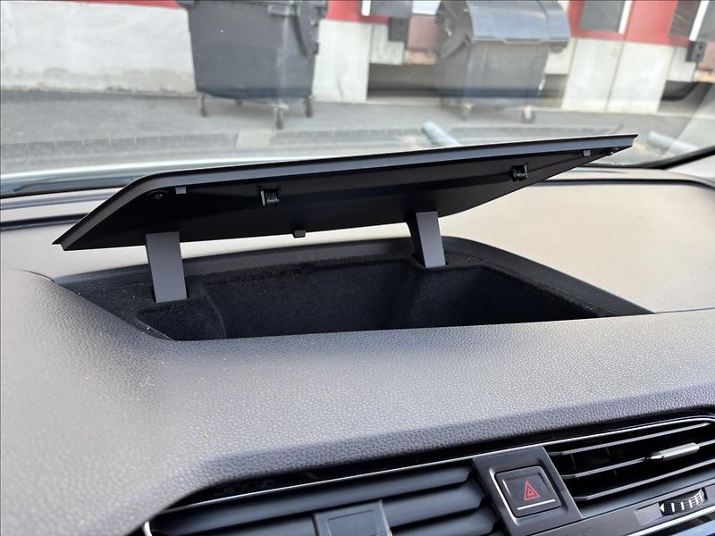 Volkswagen Touran 1,5 TSi Maraton Edition 7.Míst - fotka 41 z 47