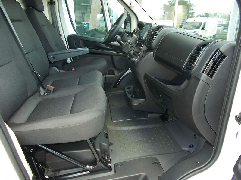 Opel Movano (2026) Van 3500 L3H2 2.2 CDTi 140k 6- - fotka 14 z 28