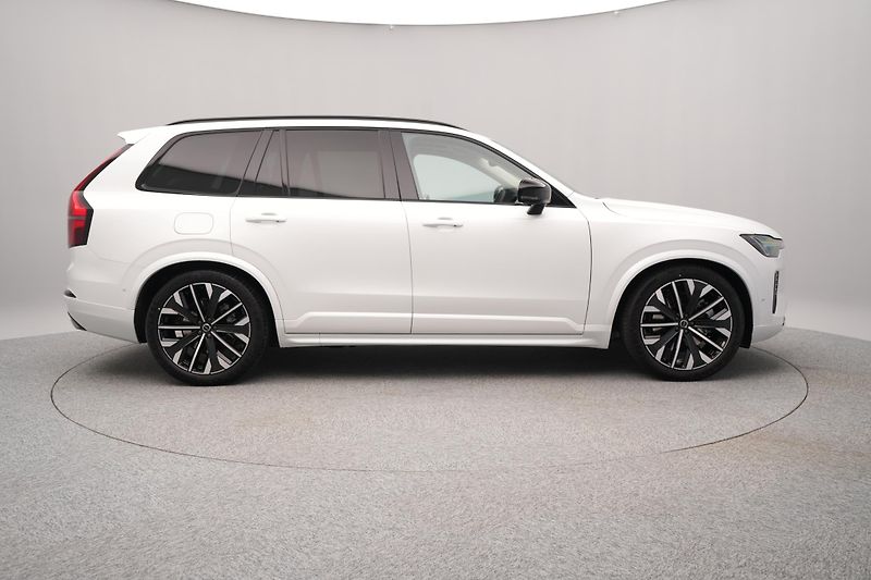 Volvo XC90 (2026) T8 AWD RECHARGE ULTRA DARK 7m - fotka 13 z 30