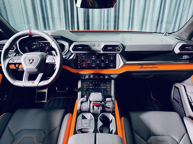 Lamborghini Urus (2026) SE*NOVÉ*ARANCIO XANTO* - fotka 43 z 47