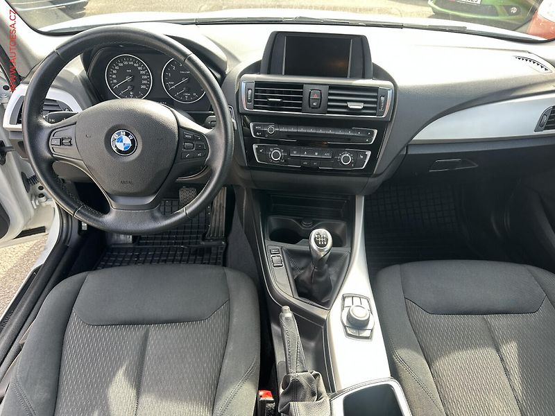 BMW Řada 1 (2015) 1.5i 116i, Klima - fotka 8 z 21