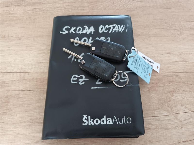 Škoda Octavia 1,6 MPI,75KW,KLIMA,KOLA - fotka 34 z 35