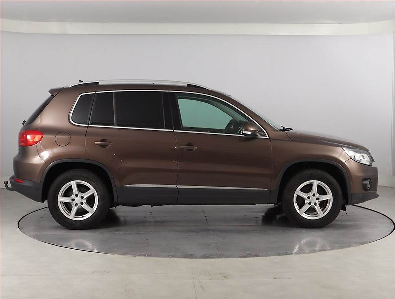 Volkswagen Tiguan (2012) Sport 2.0 TDI, 4X4, Automat - fotka 6 z 24