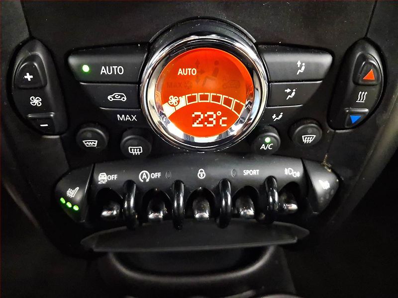 Mini Countryman (2014) Cooper SD, Navi, Xenony - fotka 19 z 20