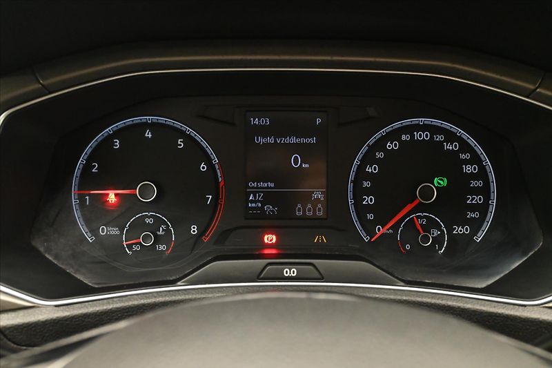Volkswagen T-Roc 1,5 TSI 110 kW DSG Navi Záruka - fotka 16 z 30