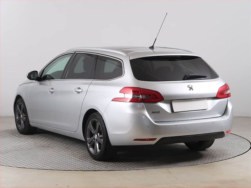 Peugeot 308 (2017) 1.6 BlueHDi, Serv.kniha, Navi - fotka 4 z 17