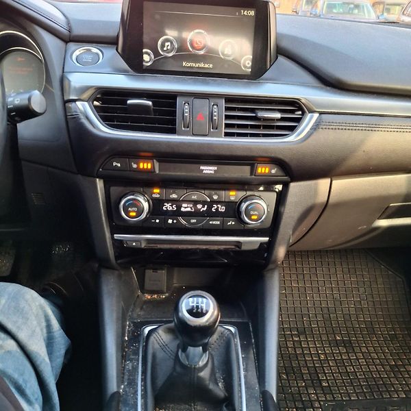 Mazda 6 2.0 121 KW Facelit 1. majitel - fotka 30 z 46