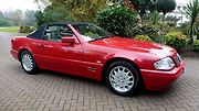 Mercedes-Benz SL500, který stál 21 let v garáži kvůli zapomenutým klíčům.