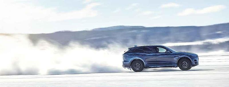 Jaguar F-Pace.