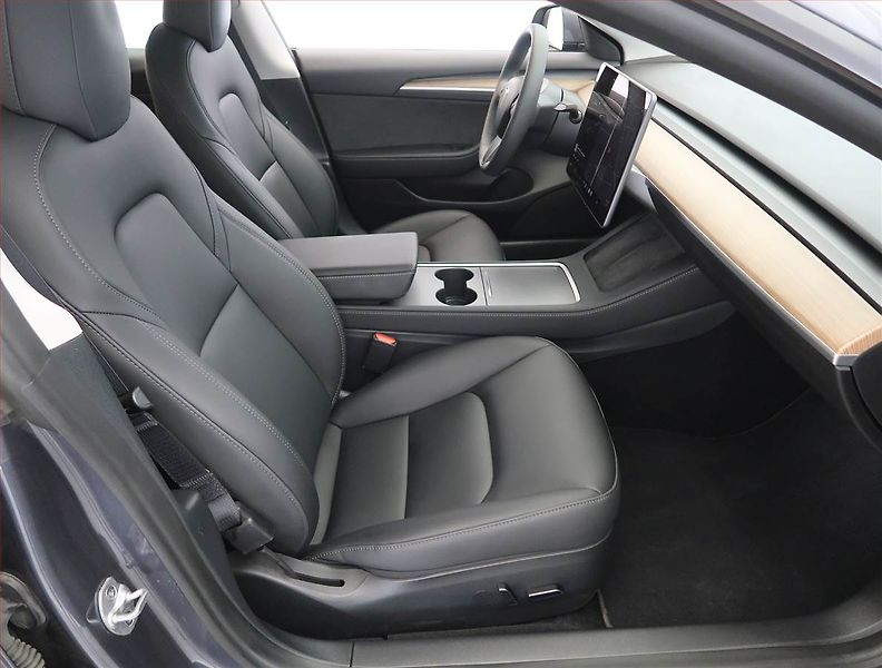 Tesla Model 3 (2023) Long Range 4WD 84kWh, SoH 97% - fotka 9 z 32