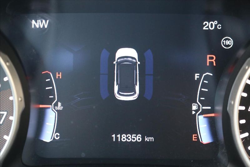 Jeep Compass 1,3 110 kW , ČR - fotka 23 z 47