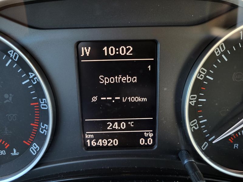 Škoda Octavia 2.0 TDi 103kW SCOUT 4x4 - fotka 11 z 45