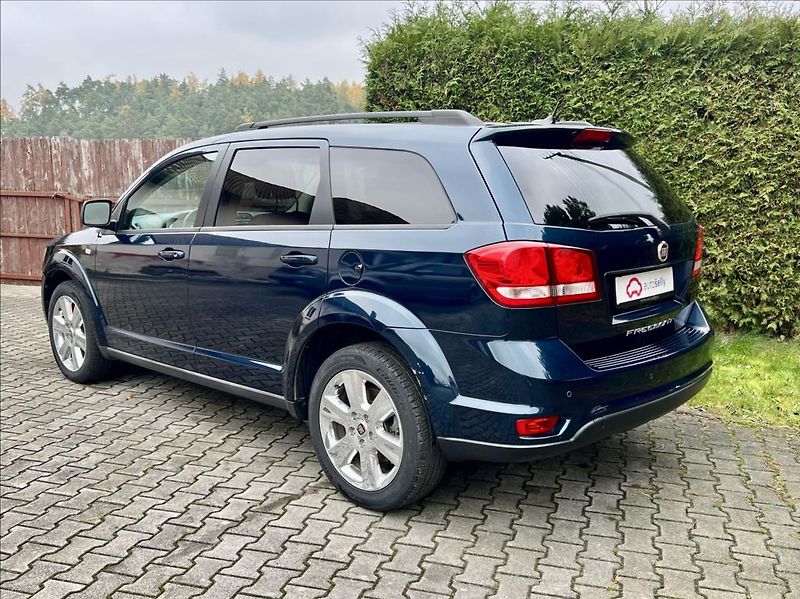 Fiat Freemont 2,0 Mjet URBAN / 7MÍST / - fotka 3 z 43