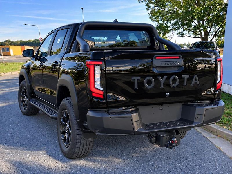 Toyota Hilux 2.8L Diesel 48V MHEV - 4x4 - 6 - fotka 4 z 5