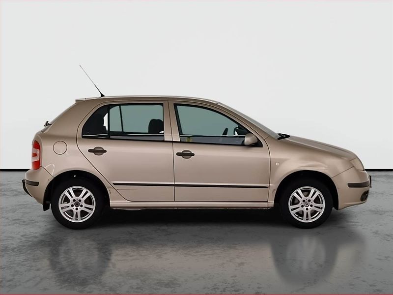 Škoda Fabia (2006) 1.4 16V, Serv.kniha, po STK - fotka 6 z 17