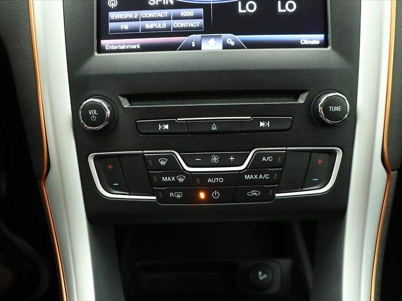 Ford Mondeo 2.0 TDCi 132kW Trend - fotka 21 z 31