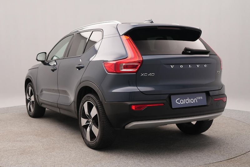 Volvo XC40 T3 MOMENTUM CZ REZERVACE - fotka 8 z 47