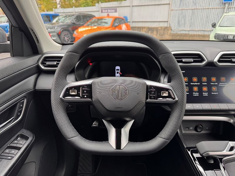 MG ZS (2026) 1,5l Hybrid + (197k) Exclusive - fotka 18 z 36