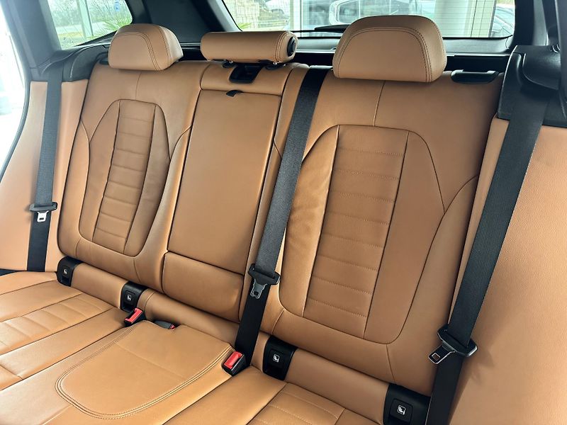 BMW X3 30d xDrive*M-SPORT*Laser*360°K - fotka 15 z 42
