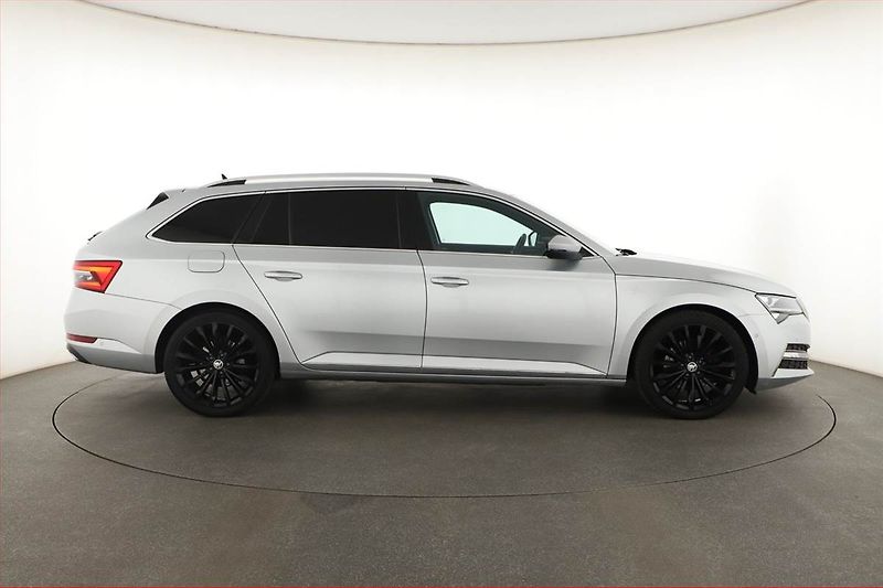 Škoda Superb (2022) Laurin&Klement 2.0 TDI - fotka 6 z 25