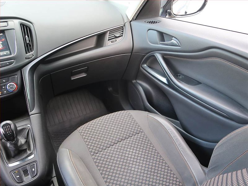 Opel Zafira (2017) 1.4 Turbo, LPG, 7 míst - fotka 8 z 21