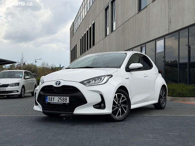 Toyota Yaris (2021) Hybrid / 1.5 VVT-i/ záruka - fotka 2 z 21