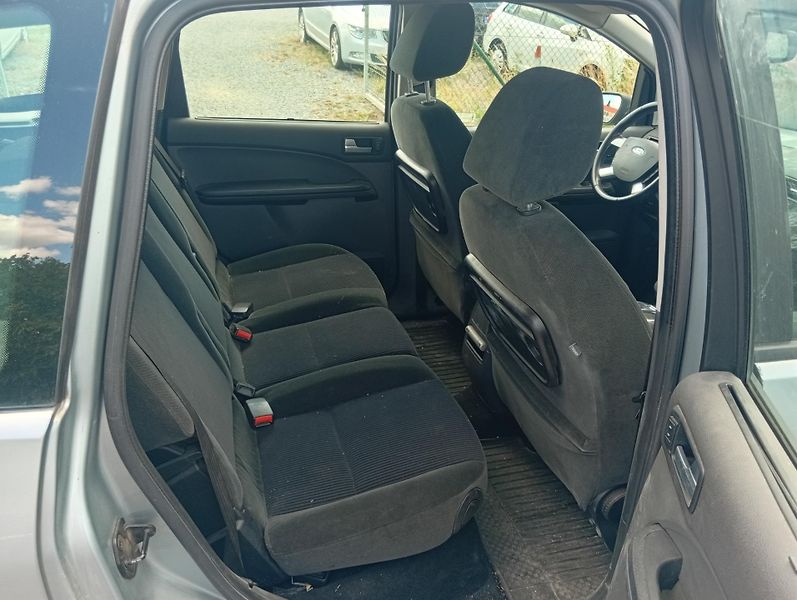 Ford C-MAX 1.6i Ghia, koupeno v ČR - fotka 17 z 23
