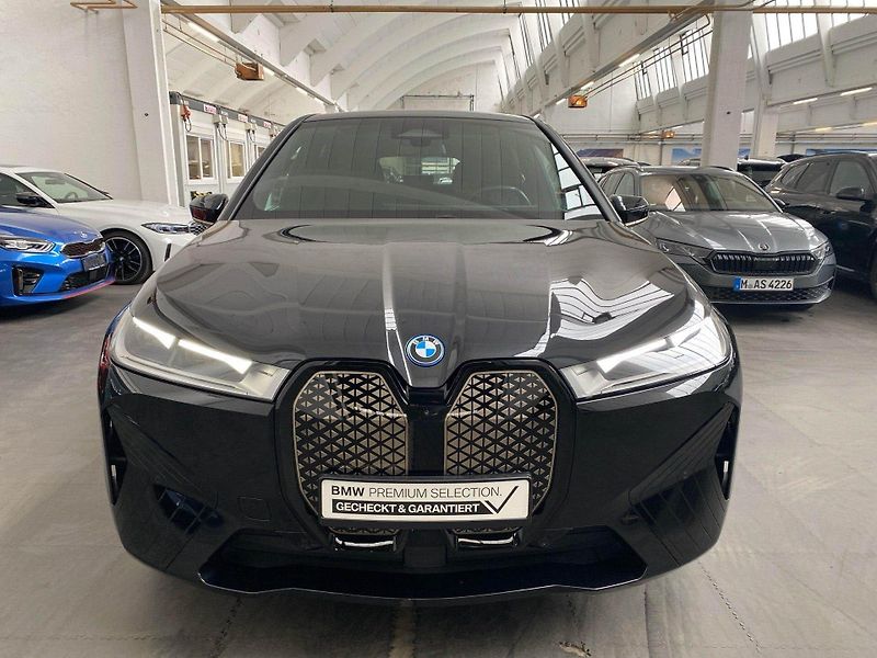 BMW iX xDrive40 Sport 360 SoftClose - fotka 2 z 15