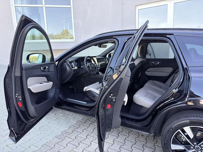 Volvo XC60 B5 AWD PLUS DARK // REZERVACE  - fotka 10 z 47