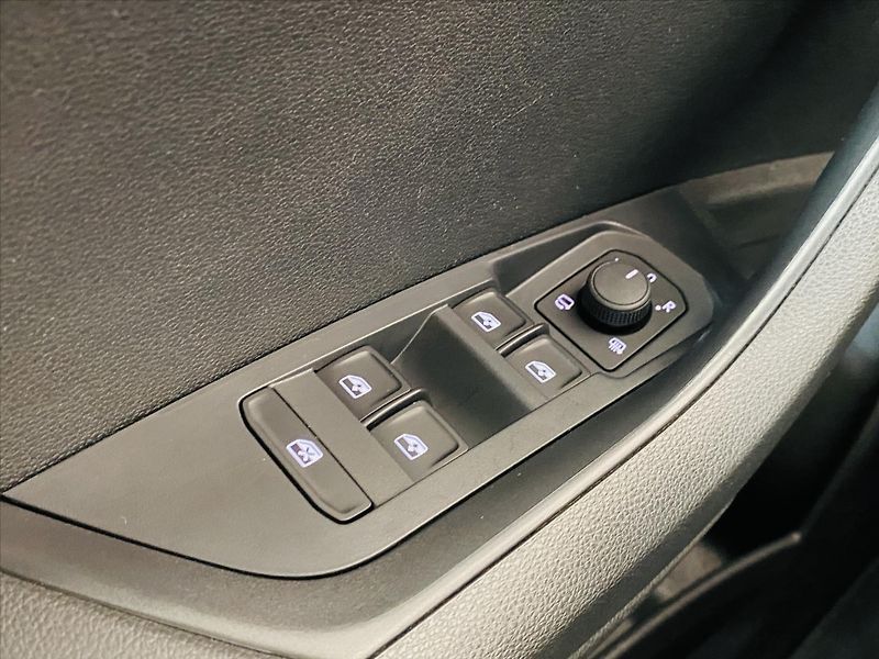 Škoda Karoq 2,0 TDI 110kW DSG 4x4 Sportlin - fotka 21 z 27