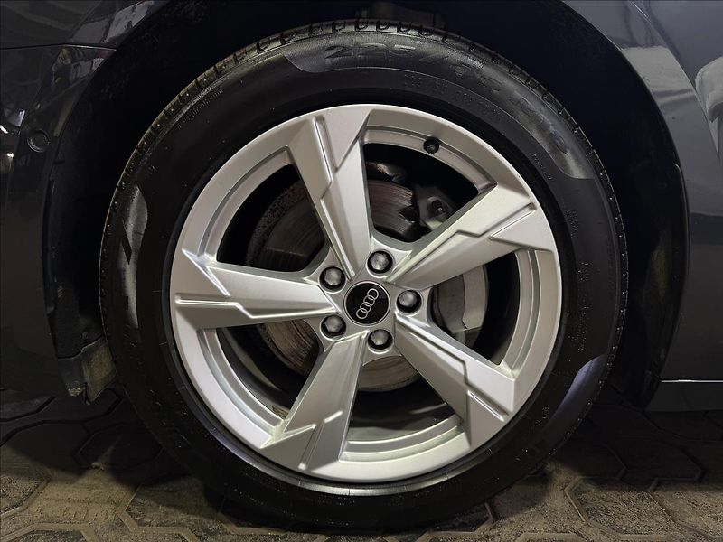 Audi A6 40TDI Q MHEV SPORT MATRIX LED - fotka 43 z 47