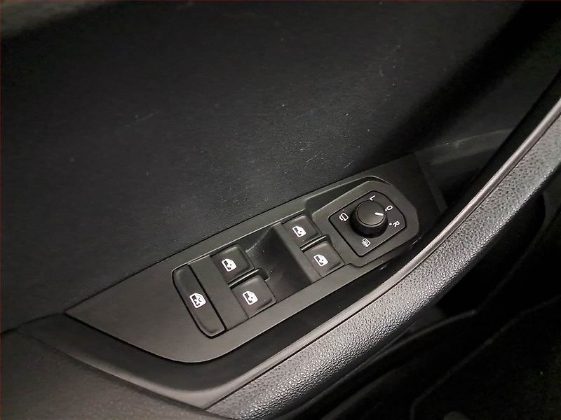 Škoda Karoq (2021) 1.5 TSI - fotka 21 z 21