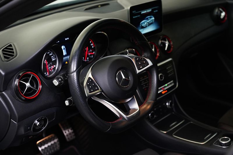 Mercedes-Benz CLA - fotka 13 z 30