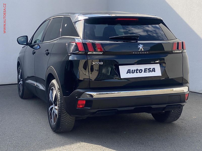 Peugeot 3008 (2018) 1.5 HDi, Allure, navi, kamera - fotka 6 z 16