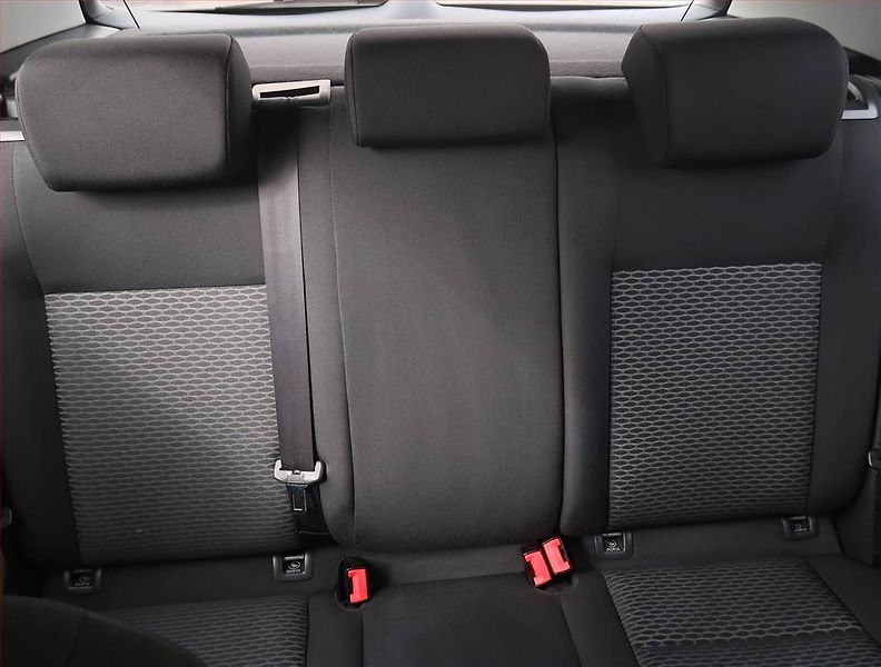 Volkswagen Golf (2010) 1.6 TDI, Serv.kniha, Tempomat - fotka 10 z 16