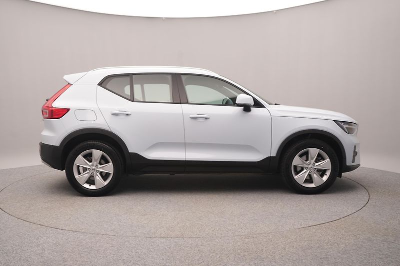 Volvo XC40 B3 CORE AUT CZ 1.maj - fotka 11 z 40
