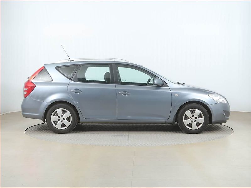 Kia Ceed (2008) 1.4 CVVT, po STK, dobrý stav - fotka 6 z 14