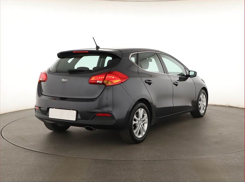 Kia Ceed (2014) 1.6 GDI, ČR,1.maj, Serv.kniha - fotka 5 z 14