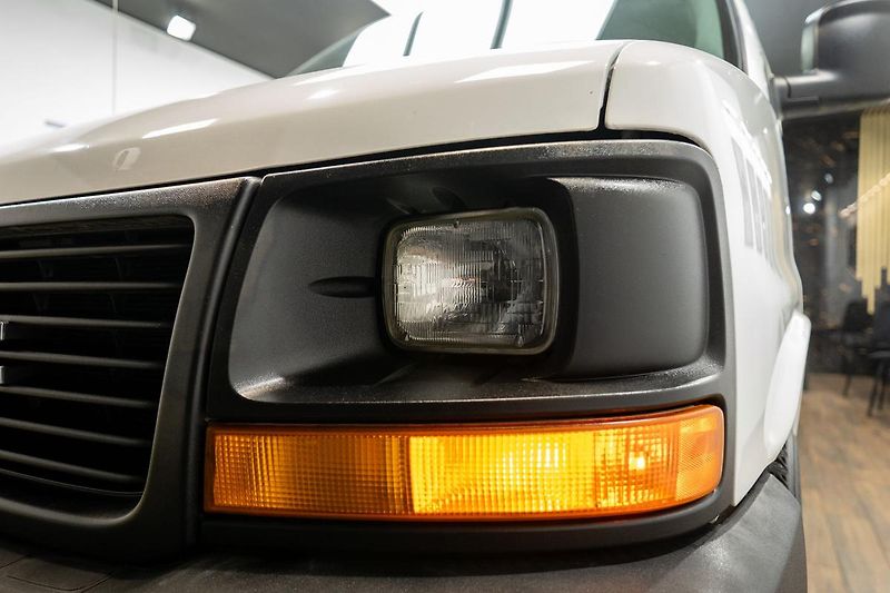 GMC Savana 4.8 V8 Vortec 208 kW - fotka 26 z 32