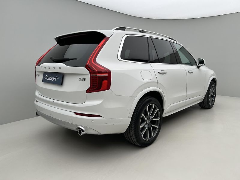 Volvo XC90 D5 AWD MOMENTUM CZ - fotka 12 z 33
