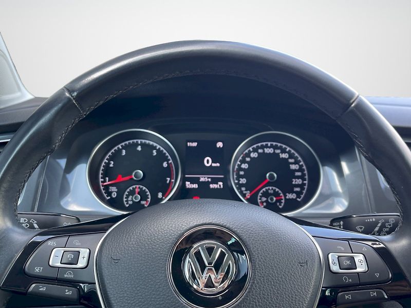 Volkswagen Golf (2018) 1.4 TSI 92 kW Maraton Edition - fotka 9 z 35