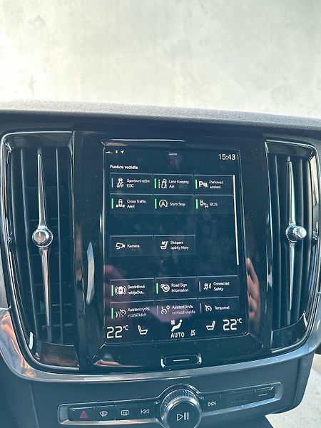 Volvo XC40 (2020) D3|Inscr.|Pano|Kam|Kůže|Tažné| - fotka 12 z 14