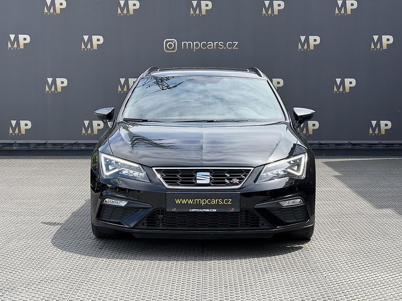 Seat Leon (2018) 1.5TSi MAN FR Virtual PANO RZV - fotka 2 z 52