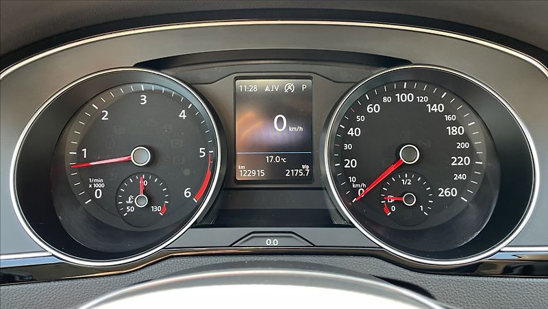 Volkswagen Passat 2,0 TDi,140kW,DSG,ČR - fotka 13 z 25